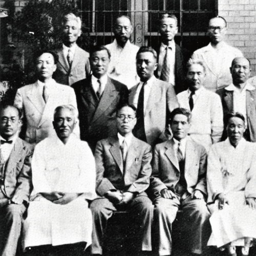 人 사람과 이달의 독립운동가<BR> 일제강점기 한글을 수호하여 <BR>민족정신을 되살린<BR>조선어학회 회원들