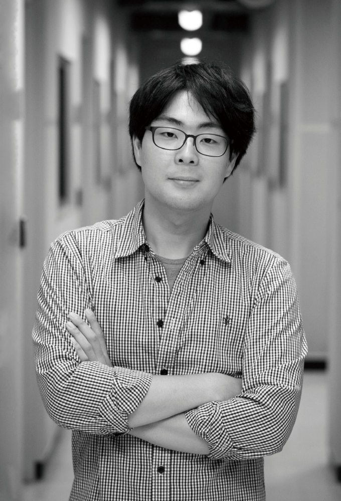 어제와 오늘을 잇는 사람 <206: 사라지지 않는><BR>허철녕 영화감독